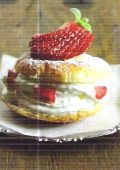 img Sfogliatine con Panna e Fragole (2021)