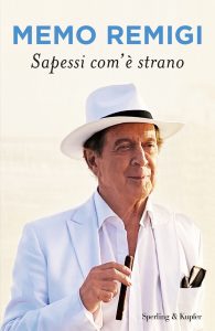 Memo Remigi – Sapessi com’è strano (2023)