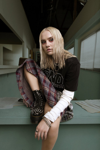 Carlie Hanson – Discography: 15 Releases (2017-2025), MP3, 320